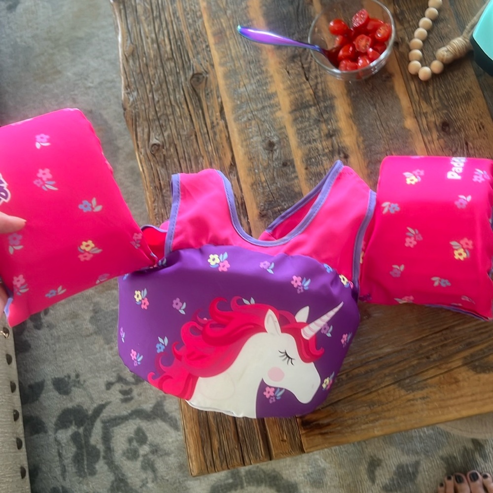 Child's flotation device water wings